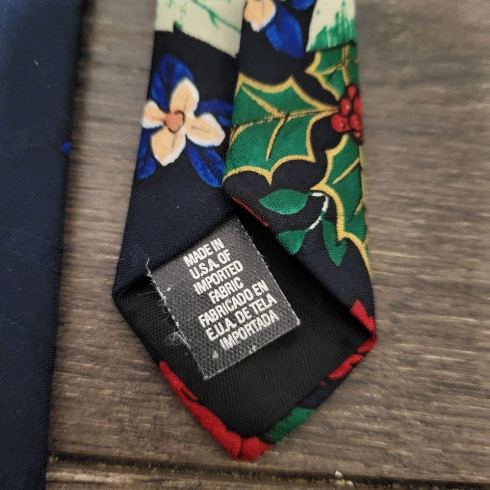 Vintage Holiday Hallmark Special Ties, Ponsiettas, Neck Tie - Picture 5 of 5